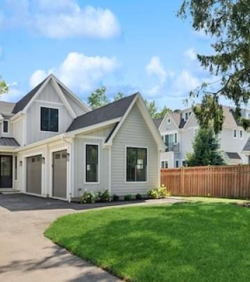 Hd 1724258424675 01 2119wilmetteave 573 Frontview Hires