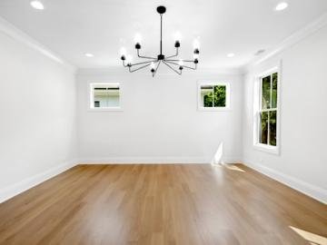 Hd 1724258437291 11 2119wilmetteave 178002 Primarybedroom Hires