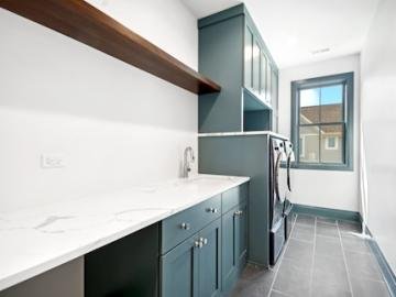 Hd 1724258449402 21 2119wilmetteave 44 Laundryroom Hires