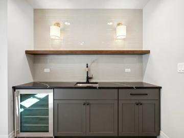 Hd 1724258450647 22 2119wilmetteave 67 Bar Hires